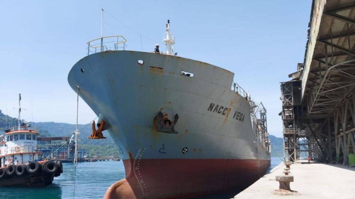Encouraging Export Increase, Semen Padang Sends Cement And Clinker To Three Countries