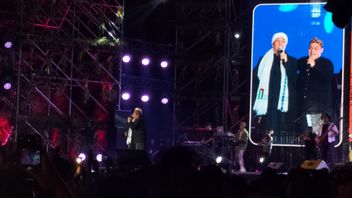 Haddad Alwi And Opick Chant Shalawat To Prayer For Palestine At Synchronize Fest 2025