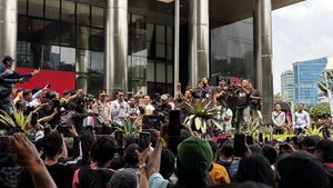 'Sampai Kapan, Woy!', Warga Pati Tak Puas Hanya Dijawab KPK kalau Kasus Sudewo Masih Berjalan