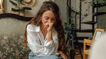 感情の認識から瞑想まで、離婚によるストレスを克服するための8つのヒント