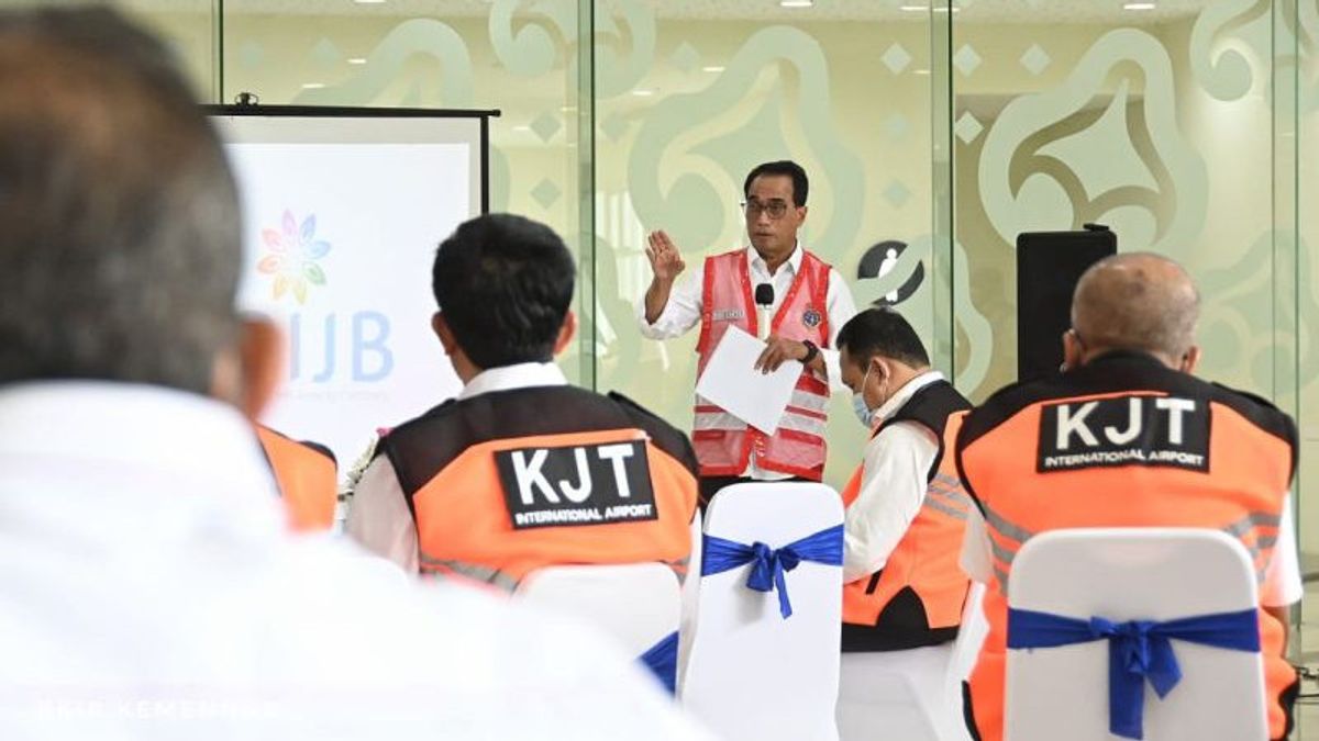 交通部长Budi Karya鼓励发展Kertajati机场的货物运输