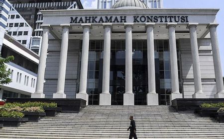 MK Putuskan Gugatan Denny Indrayana di Pilgub Kalsel: Perintahkan Pemungutan Suara Ulang 7 Kecamatan