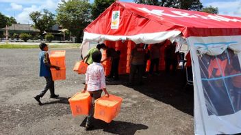 Ministry Of Social Affairs Sends 2 Thousand Food Packages For Flood Victims In Sorong City