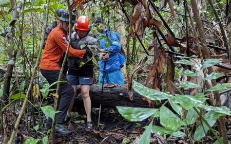 Hipotermia, Pendaki Gunung Klabar Dievakuasi Tim SAR