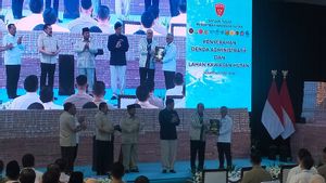 Prabowo Tersenyum Saksikan Penyerahan Rp10,2 Triliun dan 2,3 Juta Hektare Lahan di Kejagung