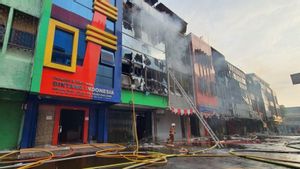 Grand Theater Senen Dibakar Massa, Merembet ke 4 Ruko di Belakangnya
