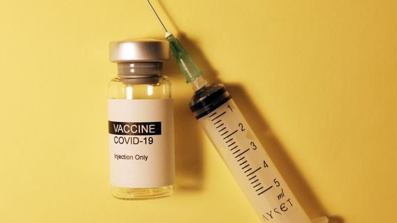 إيكمان: من المتوقع استخدام اللقاح الأحمر والأبيض اعتبارا من منتصف عام 2022