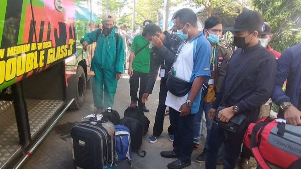 988 Travailleurs Migrants Sont Arrivés à Pamekasan