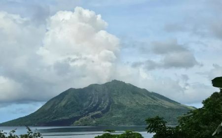 Kembali Erupsi, Gunung Ruang Sitaro Sulut Naik Status Jadi Awas