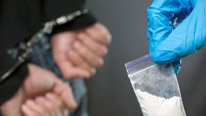 Transaksi Narkoba dengan Polisi Berpakaian Preman, Bandar Sabu di Kampung Boncos Palmerah Dibekuk Aparat