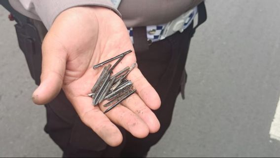 Polisi Temukan Potongan Besi Ranjau Paku di Sepanjang Jalan DI Panjaitan