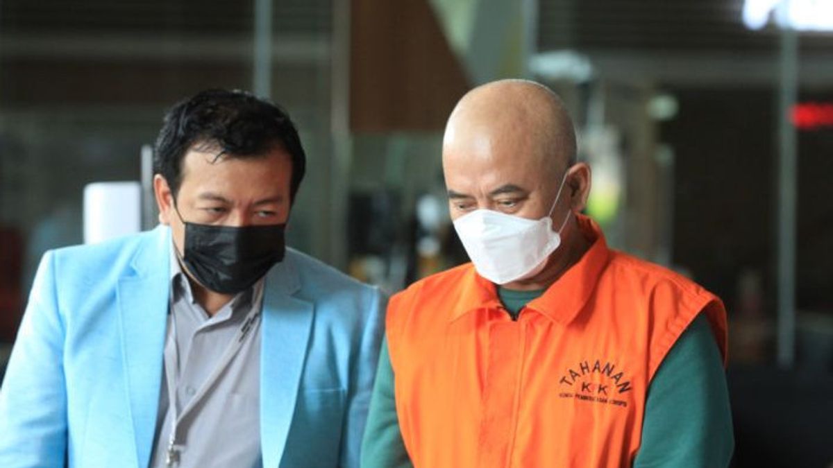 Walkot Bekasi 非アクティブな Rahmat Effendi が ASN 預金から IDR 71 億の利益を上げた罪で起訴