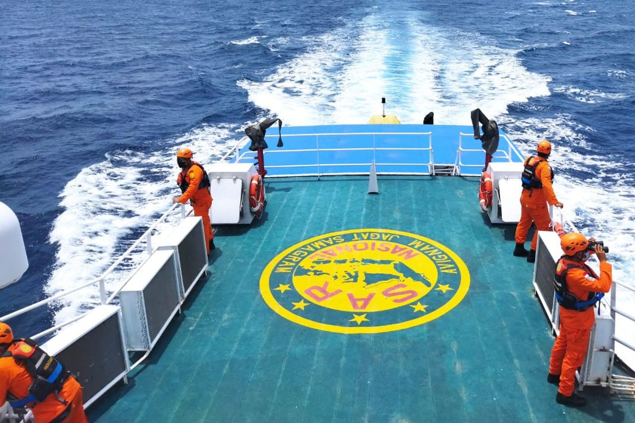 KM Liberty 1 Coule Dans Les Eaux De Bali, 6 Survivants, 9 Toujours Recherchés