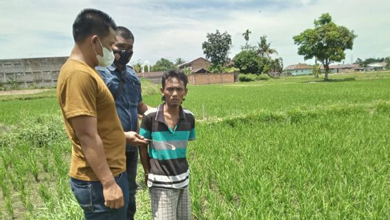 Pria dengan Arit Rampas Gelang Emas Ibu-ibu di Binjai