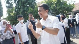 Wakil Bupati Bandung Sahrul Gunawan Berlenggak-lenggok ala CFW untuk Memeriahkan Peringatan HUT Ke-77 RI