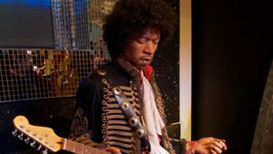 Gaya Bermain Gitar Jimi Hendrix yang Memengaruhi Banyak Musisi