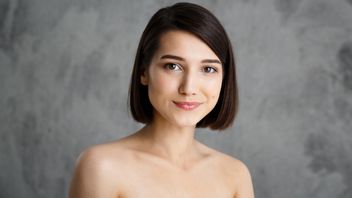 化粧なしで平らな顔を持つ自然な美しさの7つのヒント