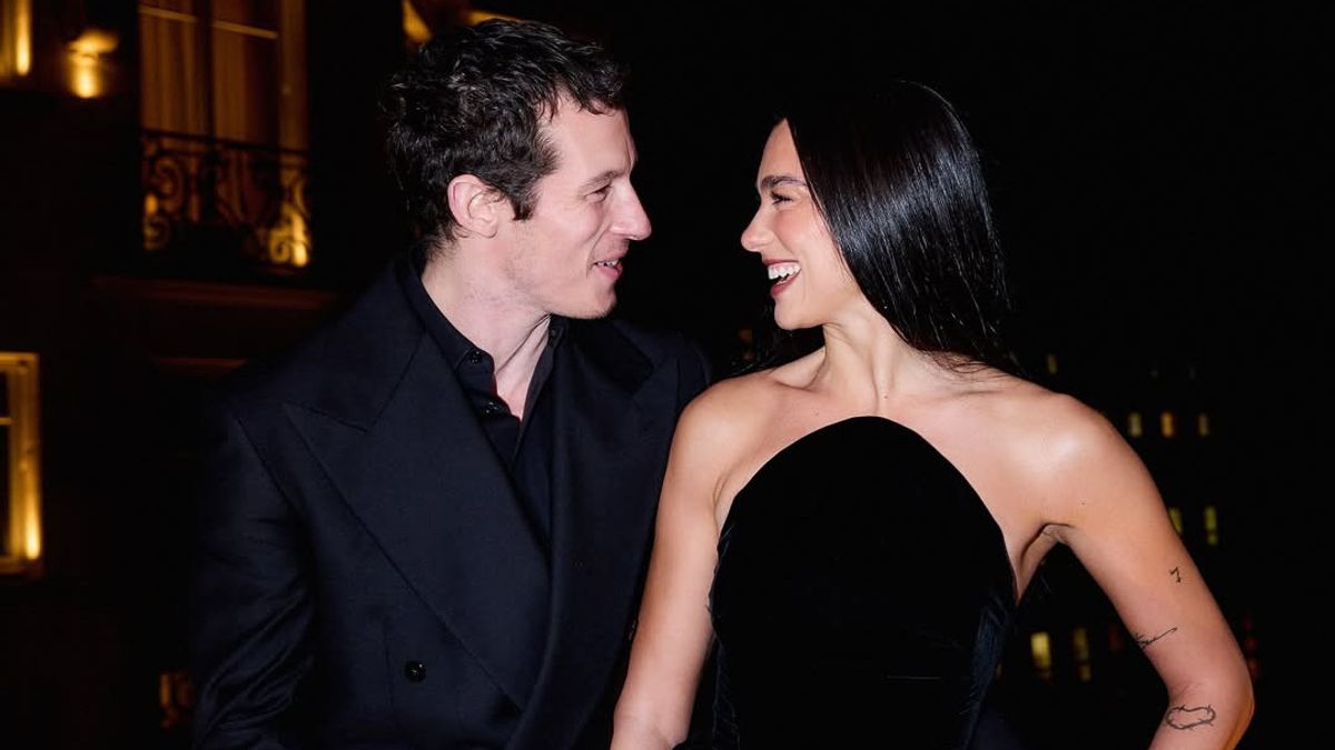 Benarkan Pakai Cincin, Dua Lipa Konfirmasi Tunangan dengan Callum Turner
