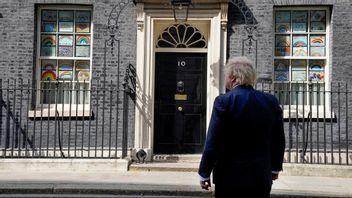 رئيس الوزراء البريطاني بوريس جونسون: أؤيد من ينتخب