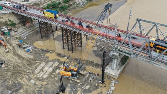 बाढ़ के कारण क्षतिग्रस्त, क्रुएनग टिंगकेम एचेह पुल जुलाई 2026 तक कार्यात्मक होने का लक्ष्य है