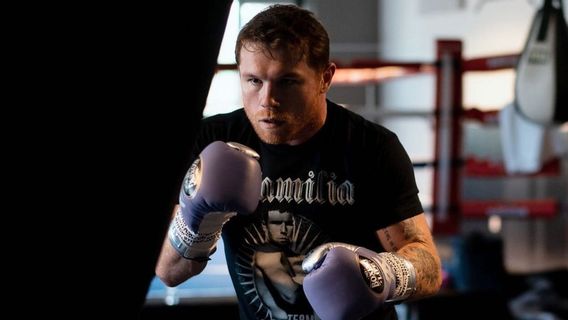 Oscar De La Hoya Prediksi Benavidez Bakal KO Canelo Alvarez