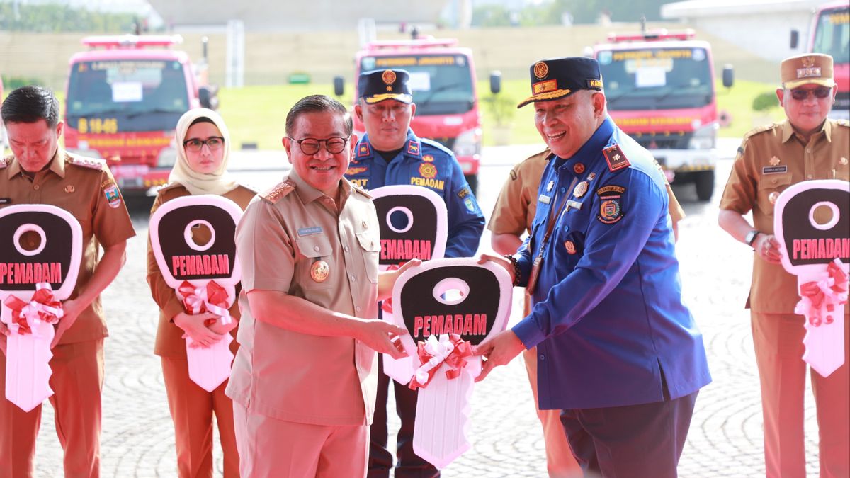 Pemprov DKI Hibahkan Mobil Damkar ke 14 Daerah, Termasuk Bekasi, Tangsel Hingga Ambon