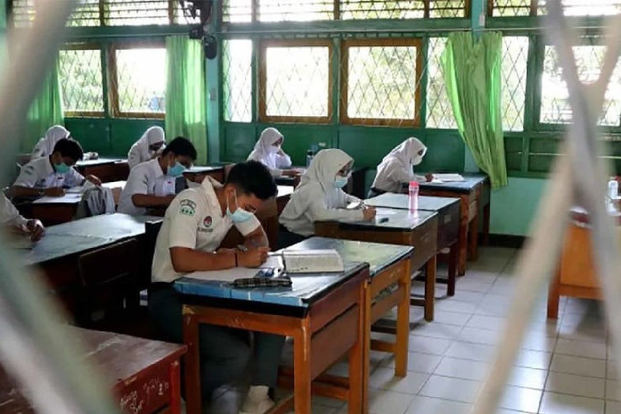 L'élimination des maîtres en sciences et en sciences du secondaire donne aux étudiants la liberté mais difficile à mettre en œuvre