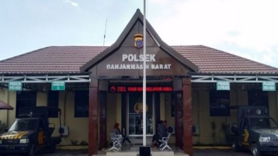 Police Hunt A Group Of Teenagers Destroy Poskamling In Banjarmasin