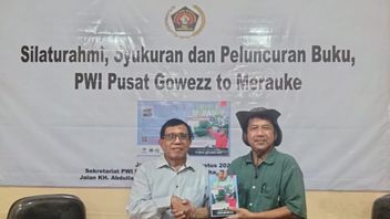 Cycling from Jakarta to Merauke, Taufik Abriansyah Reports to Central PWI