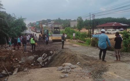 Perbaikan Jalan Longsor Akses Menuju Kota Nusantara Saat Dilewati Truk Ditargetkan Rampung 12 Hari