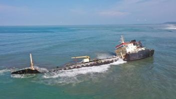 KLHK Minta Percepat Pemindahan Kapal MT Aashi di Nias Utara
