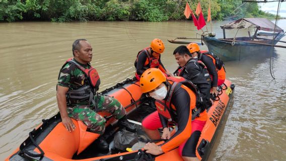 Usai Ambil Bantuan, Nenek dan Cucunya Hanyut Terseret Arus Sungai di Nias