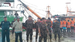 kp arrête un navire étranger illégal des Philippines dans les eaux Biak de Papouasie