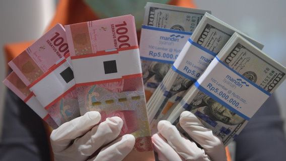 Rupiah Senin Pagi Melemah Tipis di Hadapan Dolar AS