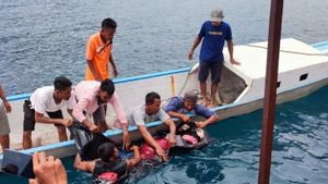 Tim Penyelam Koarmada III Papua Barat Terjun Bantu Pencarian Korban Kapal Tenggelam di Maluku Utara