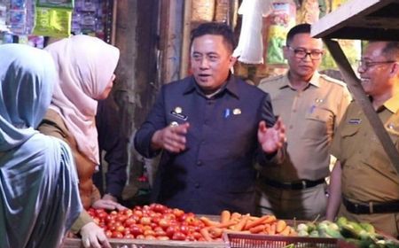 Pedagang Keluhkan PKL Jualan di Jalur Utama Pasar Serang, Menghalangi Kios