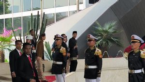 Jokowi Hadiri Sidang Tahunan MPR Kenakan Pakaian Adat Betawi