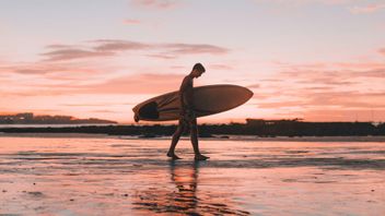 Waktu Terbaik Surfing di Bali: Berikut Penjelasan Beserta Rekomendasi Tempat Untuk Pemula Sampai Profesional