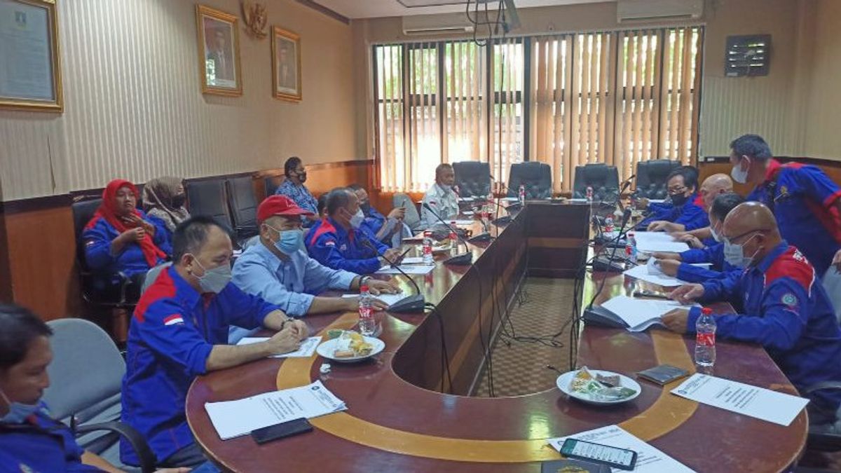 Rejects JHT Regulations For Workers To Come To Banten Manpower Offices