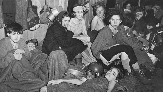 Histoires De Femmes De Surmonter Les Menstruations Dans L’Holocauste