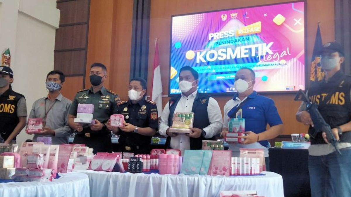 5,168 Illegal Cosmetic Products From The Philippines And Malaysia Are Secured At PT Pos Indonesia Tarakan