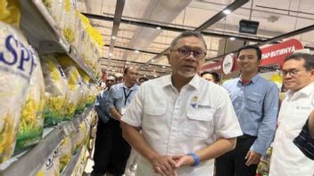 Premium Price Still High, Trade Minister Zulhas: There Is Still Bulog Rice That Costs IDR 11,000 Per Kilogram