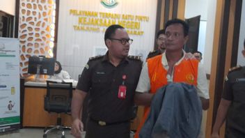 Kejari Tanjabbar Tahan Mantan Kades Tersangka Korupsi Dana Desa