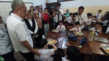 Makan Bergizi Gratis Dimulai, Wamensos Pesan agar Siswa Jadi Lebih Giat Belajar