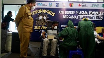 COVID-19 生存者がスラバヤでコンバレセンプラズマを熱狂的に寄付