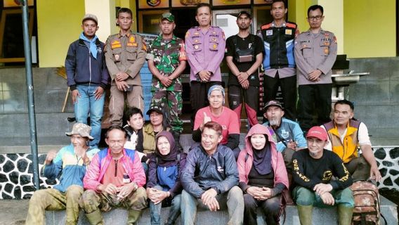 Sempat Dilaporkan Hilang, 11 Pendaki yang Tersesat di Gunung Cikuray Garut Akhirnya Ditemukan