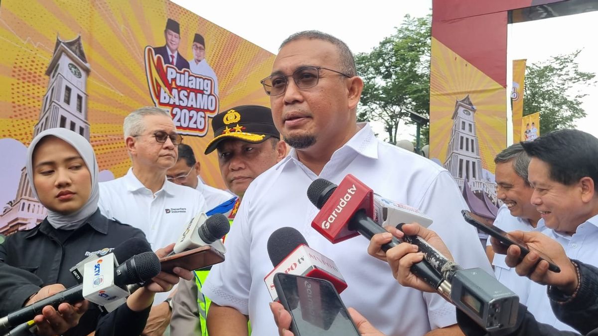 Andre Rosiade organise un voyage de retour gratuit « Pulang Basamo », avec 250 bus pour Sumatra