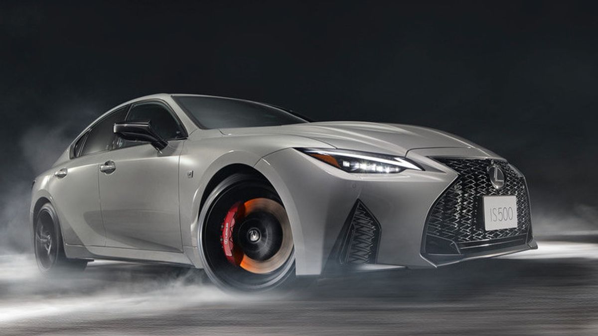 Lexus IS 500 Bermesin V8 Punya Varian Spesial di Jepang, Apa Saja Keistimewaannya?