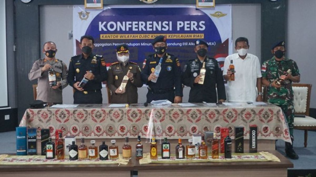 海关和消费税在民丹岛水域的104亿印尼盾酒精走私失败