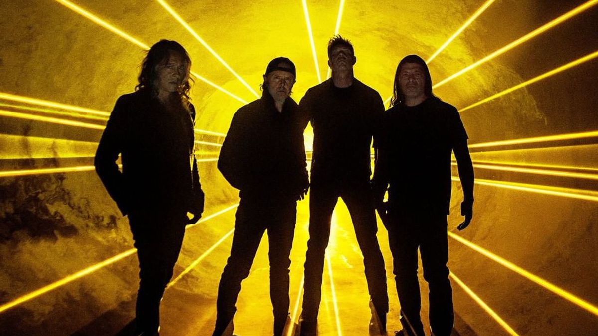 金属乐队在新歌《尖叫自杀》中讨论禁忌词“自杀”，立即观看音乐视频！